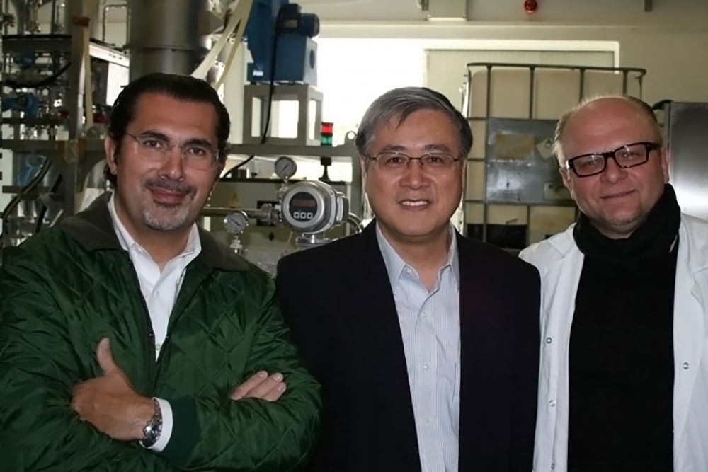 pict 10_Dr. Jian Yu in visita a MINERBIO BOLOGNA nel primo impianto scale-up BIO-ON 2013