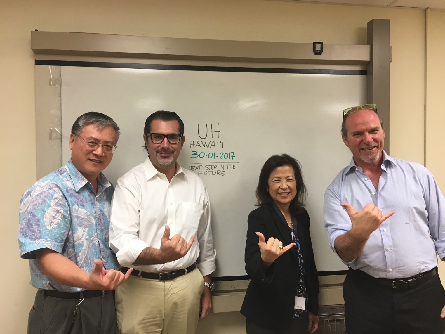 pict 19_ uno dei molteplici contratti firmati con UH nel 2017 presso OOTED (technology transfer office HAWAII USA 2017)